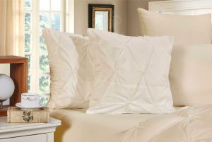 Diamond Pintuck Premium Ultra Soft Pillowcases 2-Pack – 45×45 cm, Yellow Cream